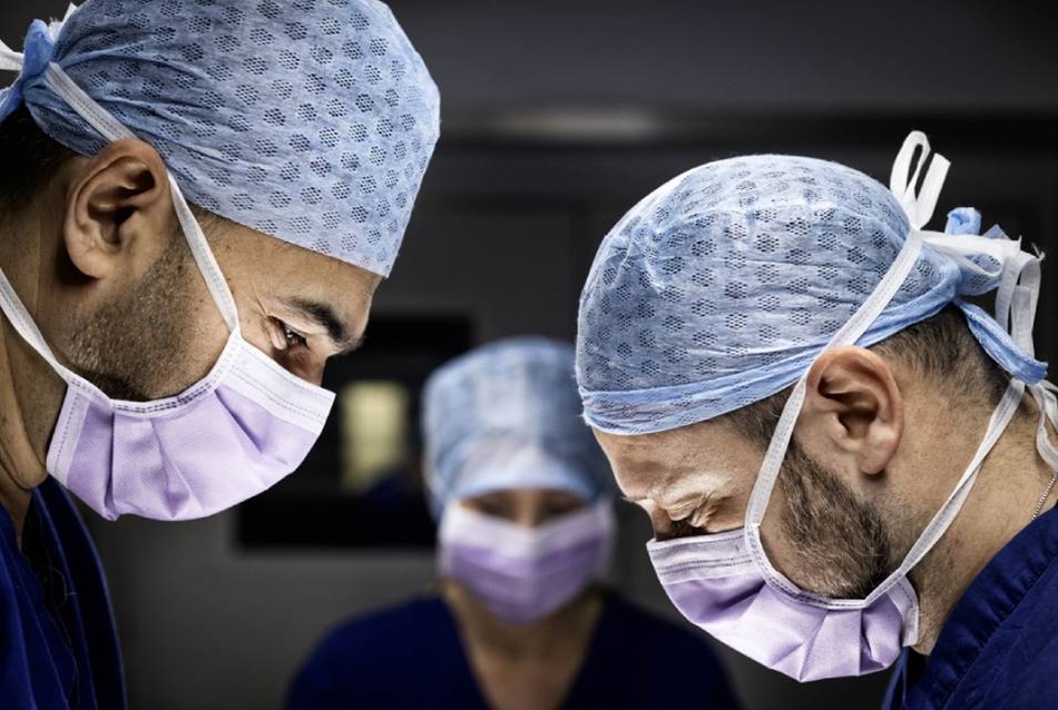 Specialist spine unit performing robotic surgery